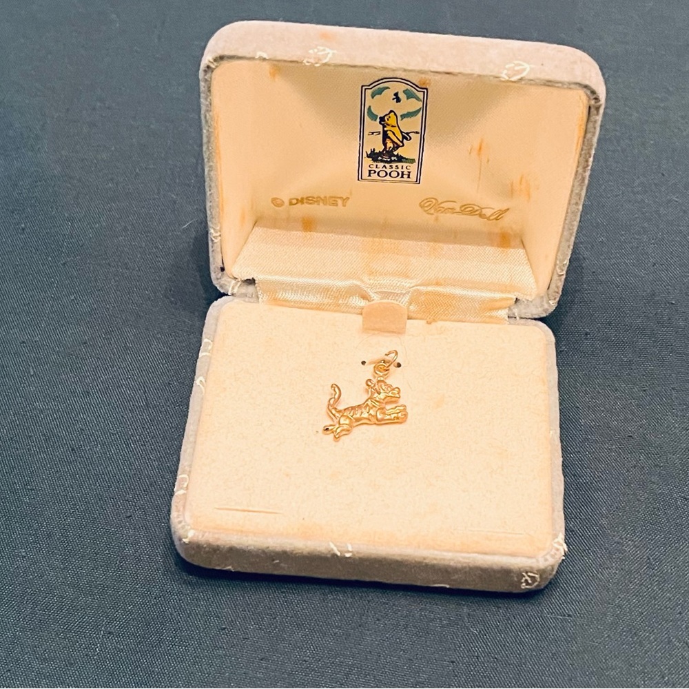 Disney Tigger Items!